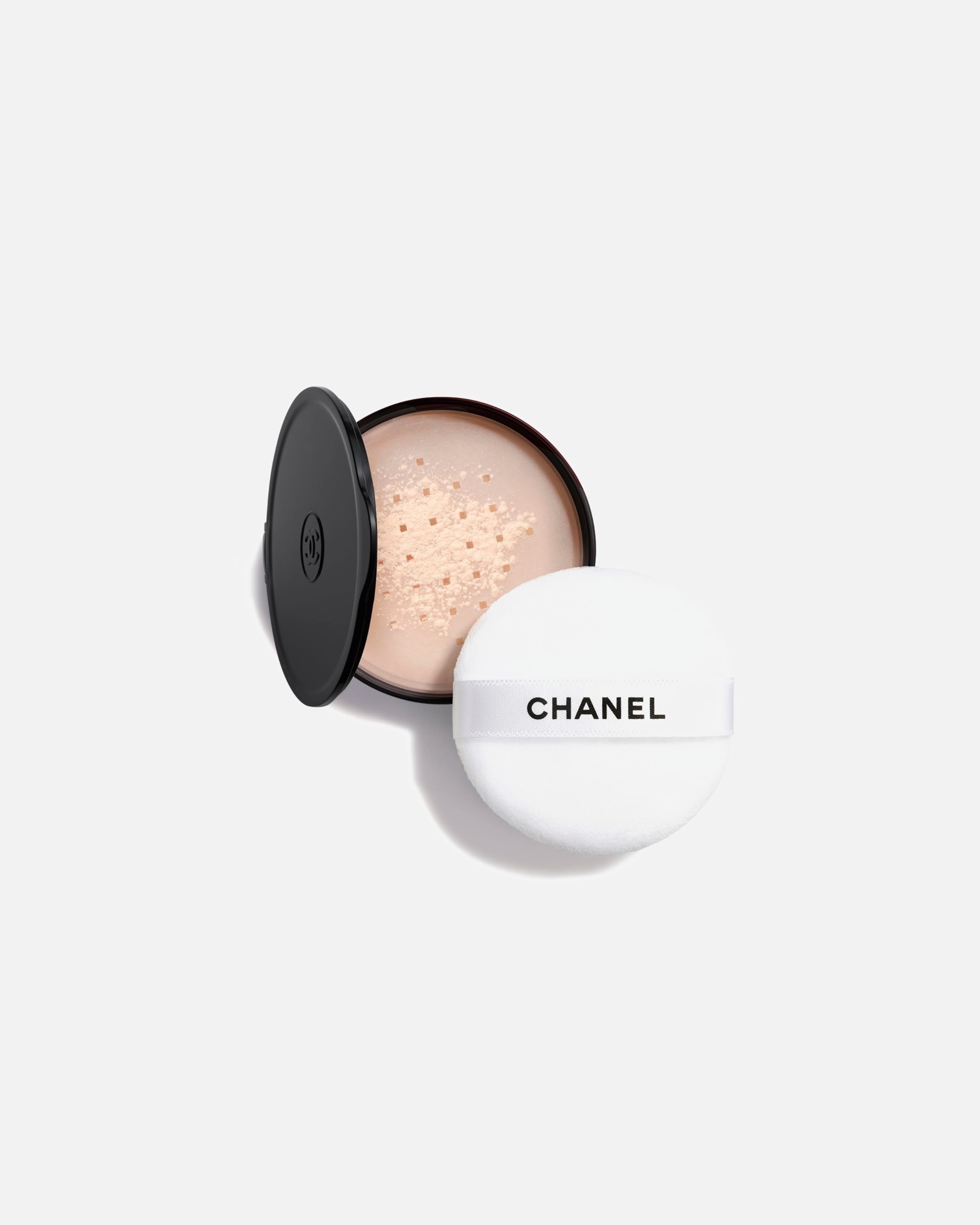 Puder für Unisex CHANEL POUDRE UNIVERSELLE LIBRE - NACHFÜLLUNG MIT NATÜRLICHEM FINISH. REISEGRÖSSE. 20 MEDIUM LIGHT Refill
