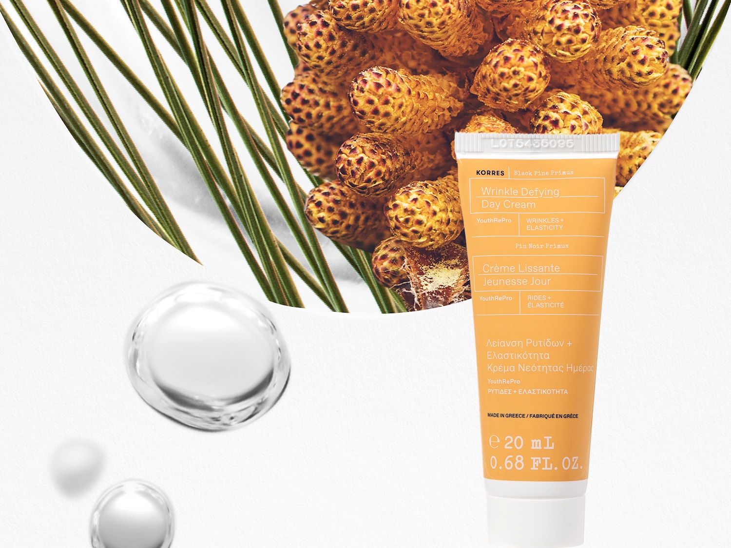 Die Korres Black Pine Primus Wrinkle Defying Day Cream in einer 20-ml-Tube ist eine Anti-Aging-Tagescreme, die Falten reduziert und die Elastizität der Haut verbessert.